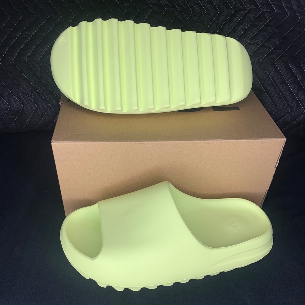 Yeezy Slides Size 10